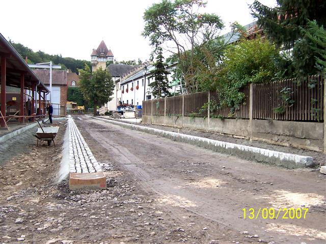 Gemeinde Kospoda, Ausbau der Straße zum Schloß