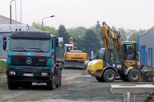 Stadt Pausa, Gestaltung Außenanlagen sowie Erschließung Fa. LINHARDT GmbH